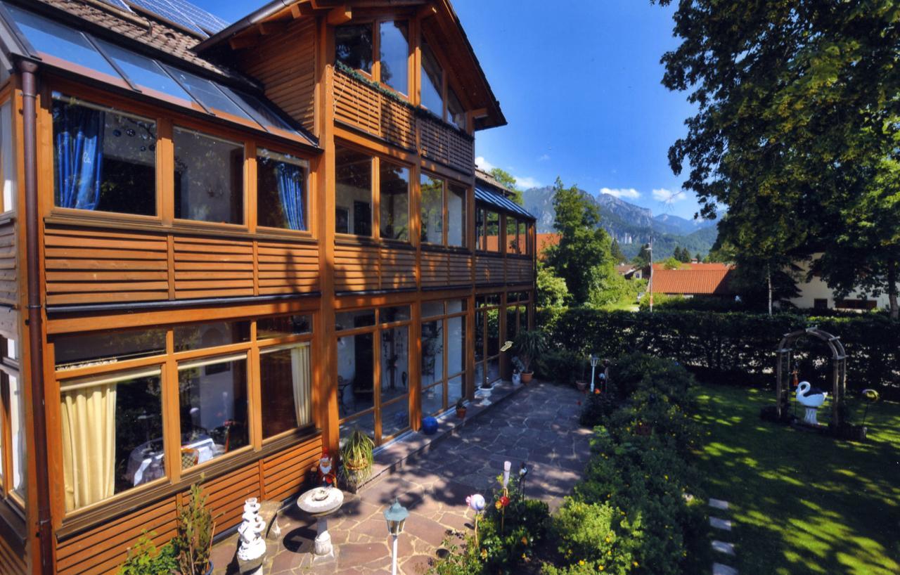 Haus Bei Der Linden Ferienwohnungen Швангау Екстер'єр фото