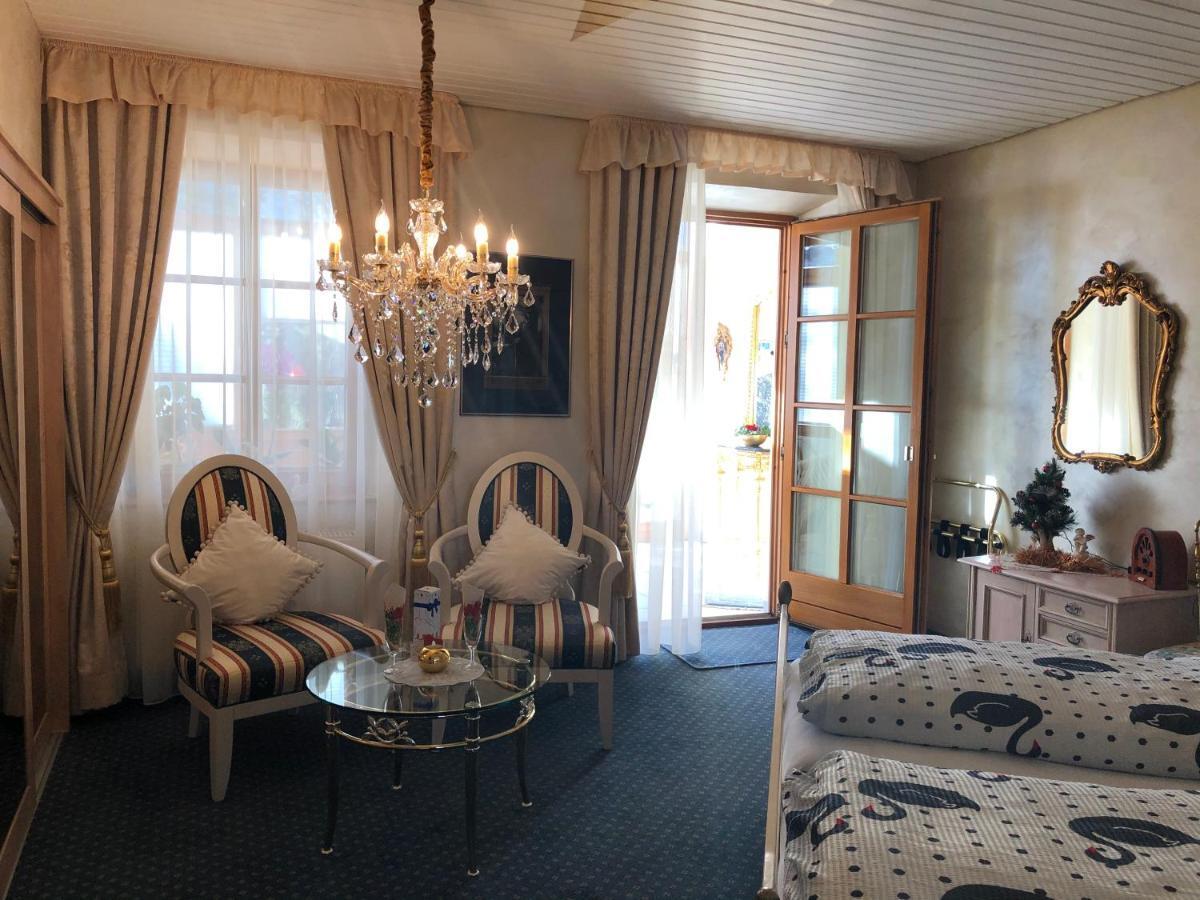 Haus Bei Der Linden Ferienwohnungen Швангау Екстер'єр фото